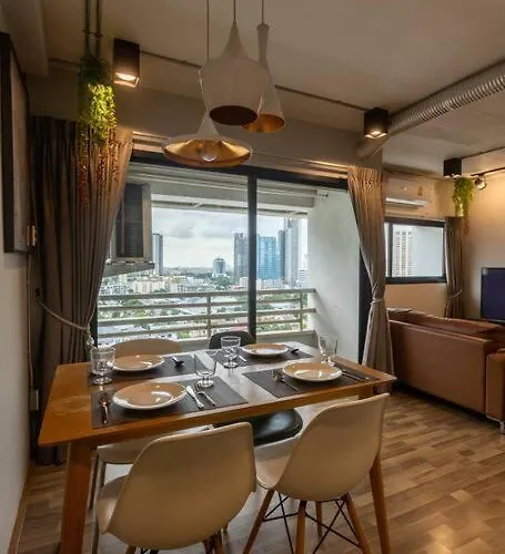 Apartment Cozy 2br Duplex-apartment In Thong Lor *